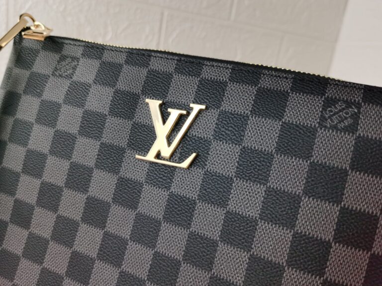 Louis Vuitton Pochette Damier Canvas Black 28Cm - Image 5
