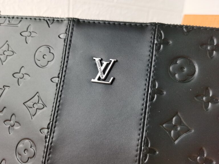 Louis Vuitton Pochette Damier Canvas Black 27Cm - Image 5