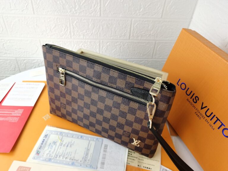 Louis Vuitton Pochette Damier Ebene 28Cm - Image 4
