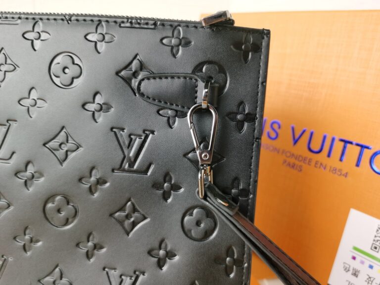Louis Vuitton Pochette Damier Canvas Black 27Cm - Image 4
