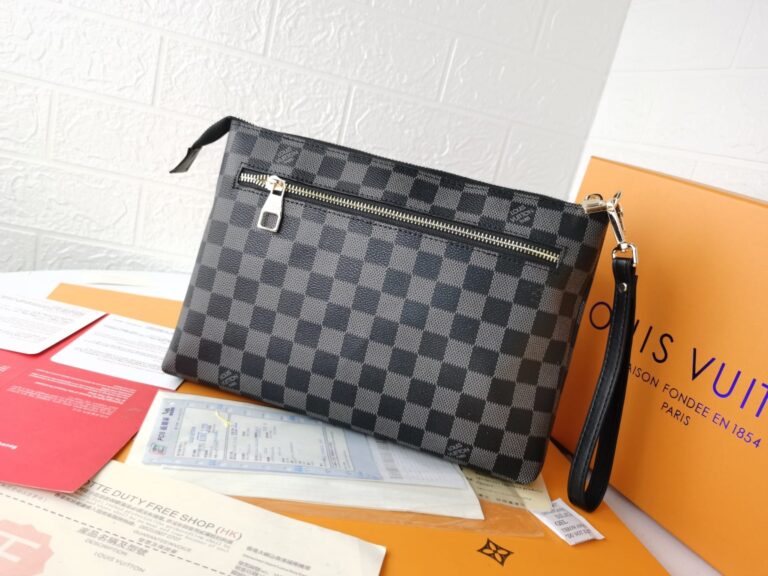 Louis Vuitton Pochette Damier Canvas Black 28Cm - Image 3