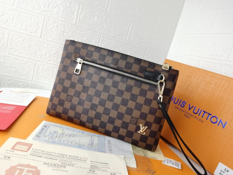 Louis Vuitton Pochette Damier Ebene 28Cm - Image 3