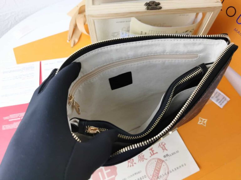 Louis Vuitton Pochette Monogram Canvas Black 28Cm - Image 8