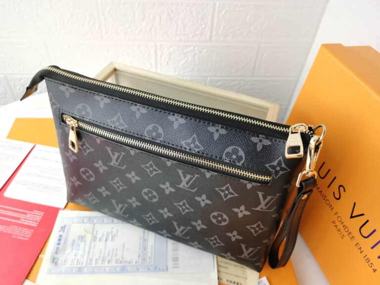 Louis Vuitton Pochette Monogram Canvas Black 28Cm - Image 4