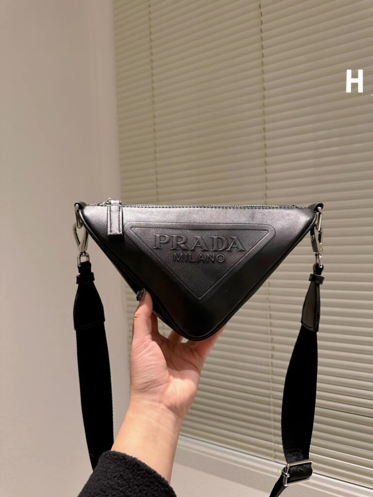 Prada Triangle Leather Mini Bag Black 27Cm 1Bh190 2Bya F0002 V Bro - Image 4