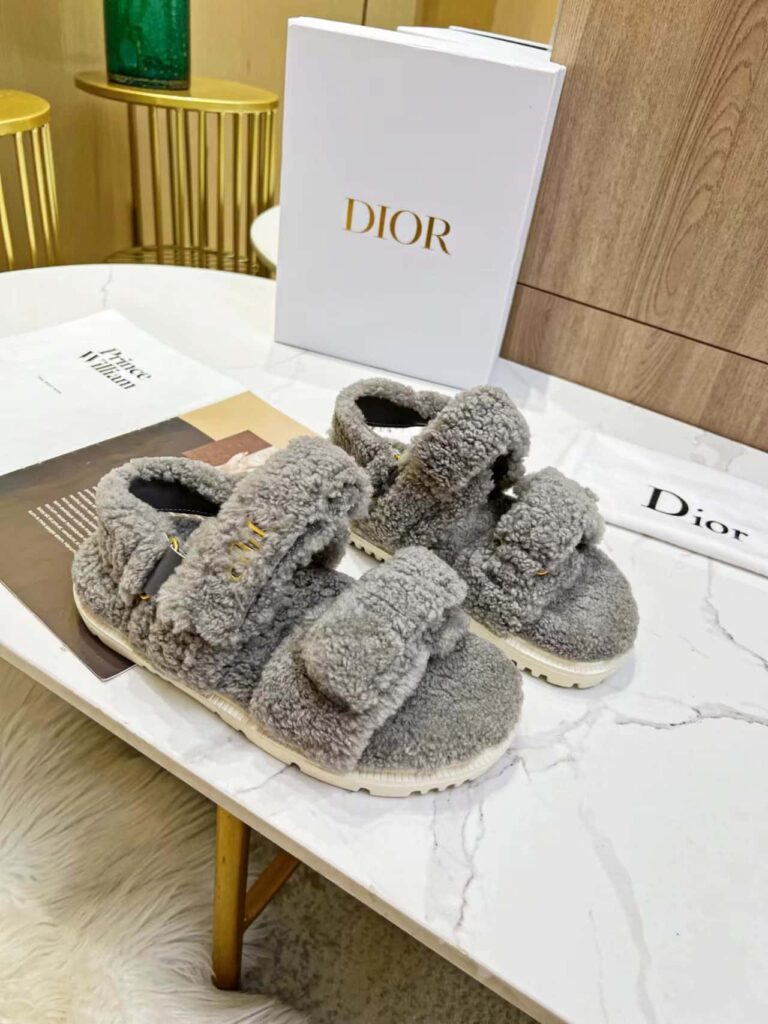 Dioract Grey Shearling Sandals - Image 2