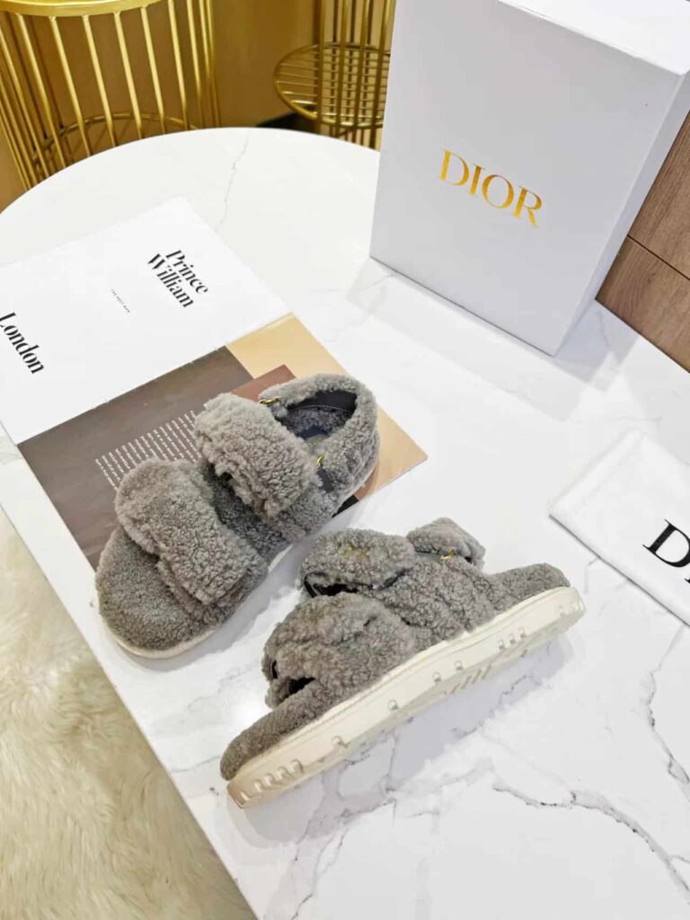 Dioract Grey Shearling Sandals - Image 3