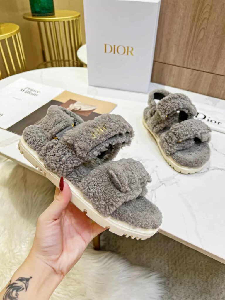 Dioract Grey Shearling Sandals - Image 6