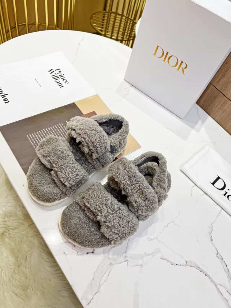 Dioract Grey Shearling Sandals - Image 7