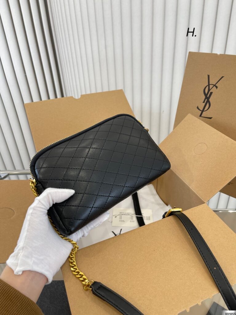 Saint Laurent Gaby Zipped Pouch In Quilted Lambskin 7336671El071000 - Image 4