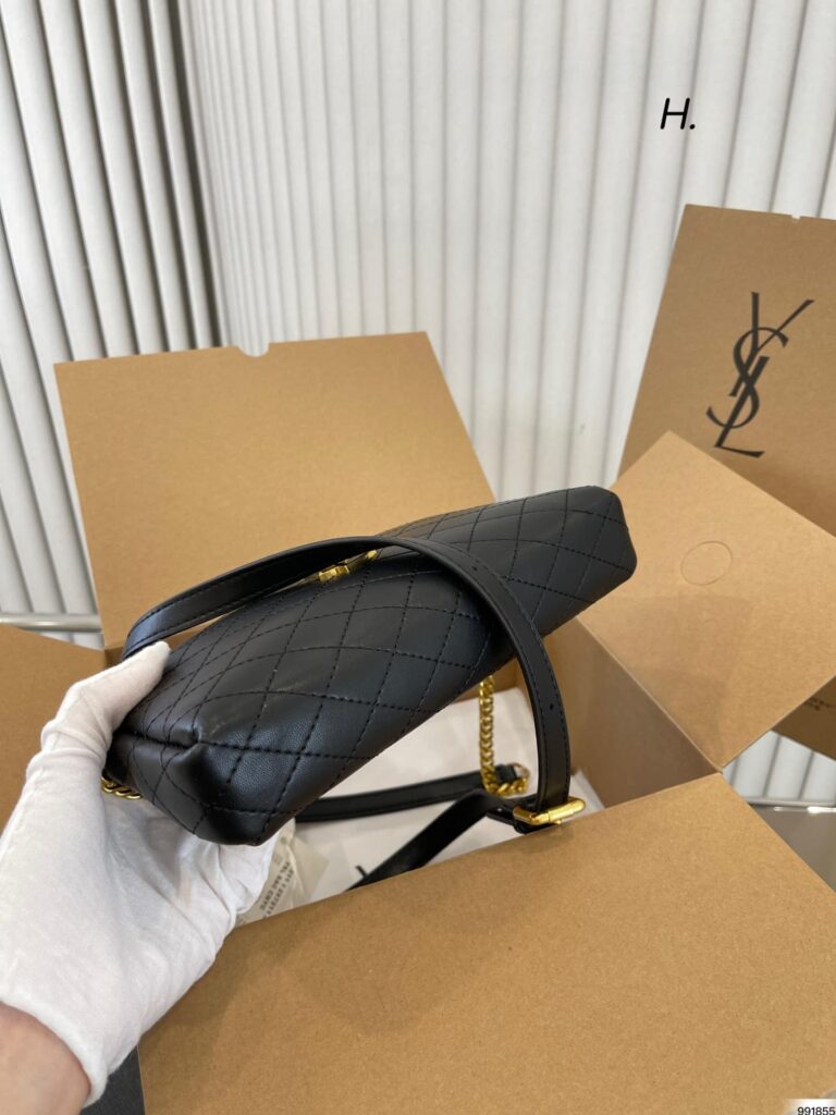 Saint Laurent Gaby Zipped Pouch In Quilted Lambskin 7336671El071000 - Image 7