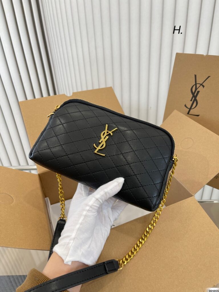 Saint Laurent Gaby Zipped Pouch In Quilted Lambskin 7336671El071000 - Image 6