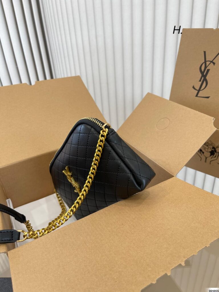 Saint Laurent Gaby Zipped Pouch In Quilted Lambskin 7336671El071000 - Image 3