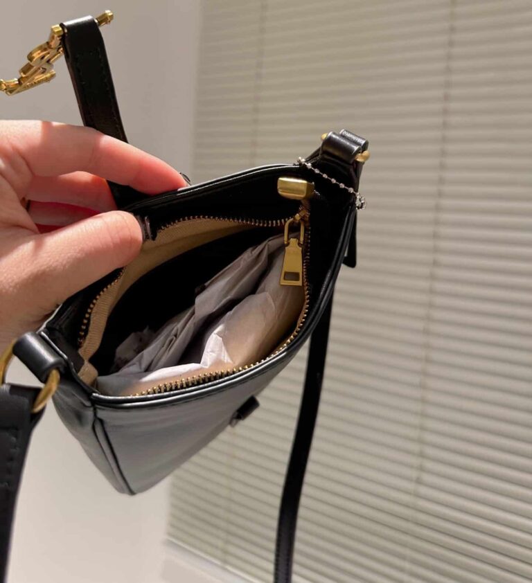 Saint Laurent Le 5 A 7 Mini Vertical Bag Black 18Cm - Image 6