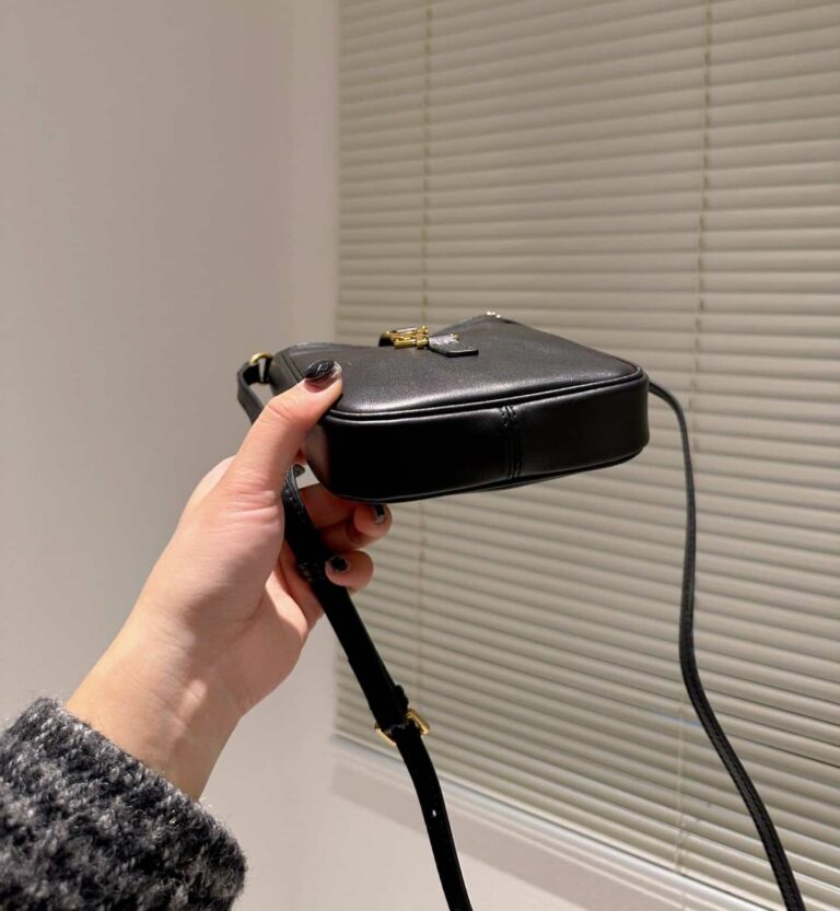 Saint Laurent Le 5 A 7 Mini Vertical Bag Black 18Cm - Image 4