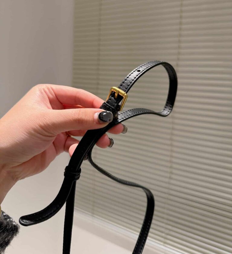 Saint Laurent Le 5 A 7 Mini Vertical Bag Black 18Cm - Image 2