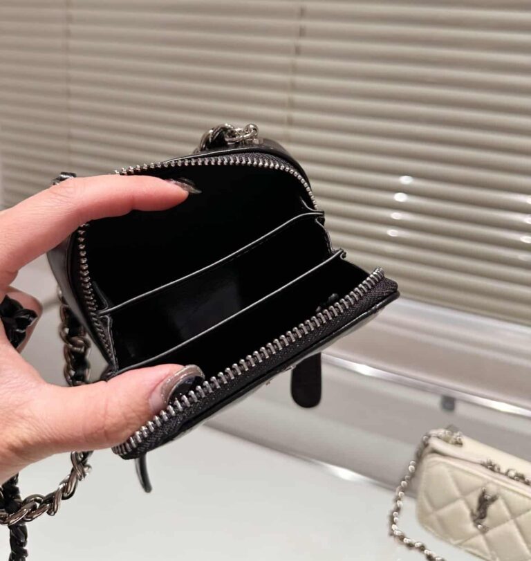 Saint Laurent Quilted Mini Bag With Zip Black 12Cm - Image 2