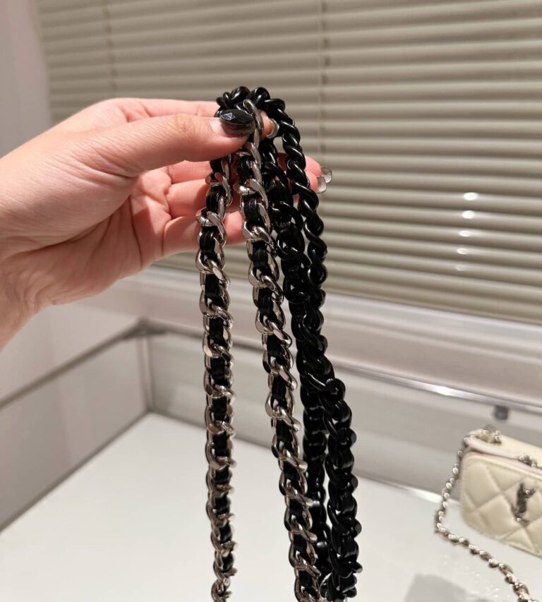 Saint Laurent Quilted Mini Bag With Zip Black 12Cm - Image 7