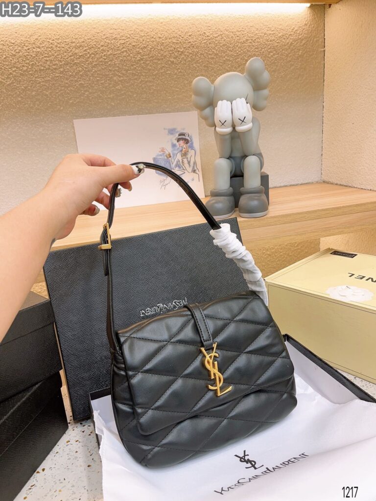 Saint Laurent Le 57 Quilted Leather Shoulder Bag Black 23Cm - Image 5