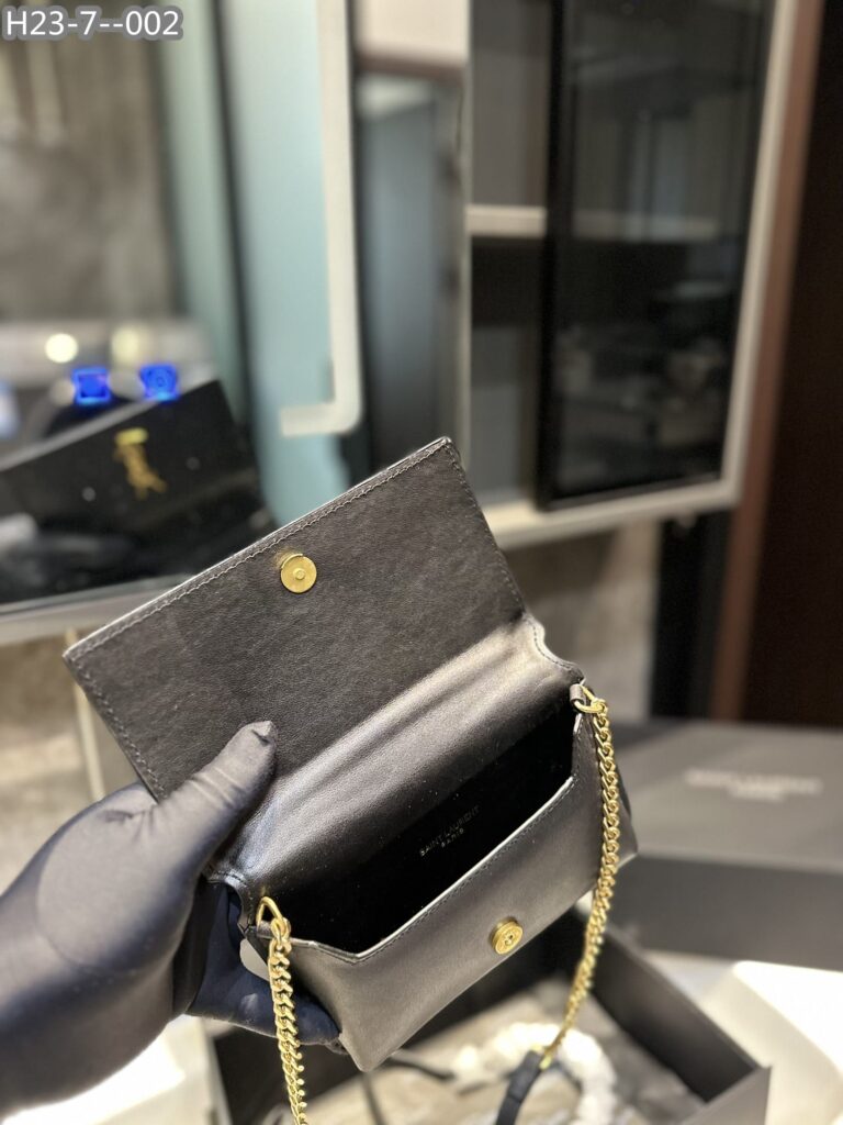 Saint Laurent Uptown Ysl Plaque Grained Leather 18Cm - Image 2