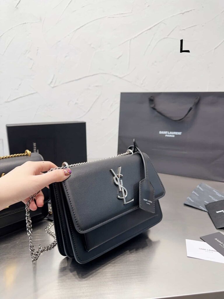 Saint Laurent Sunset Medium Chain Bag In Smooth Leather 22Cm 442906D420N1000 - Image 2