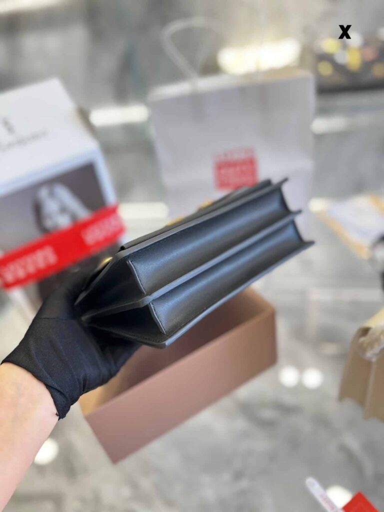 Saint Laurent Sunset Chain Bag In Smooth Leather With Sticker Black 22Cm - Image 7