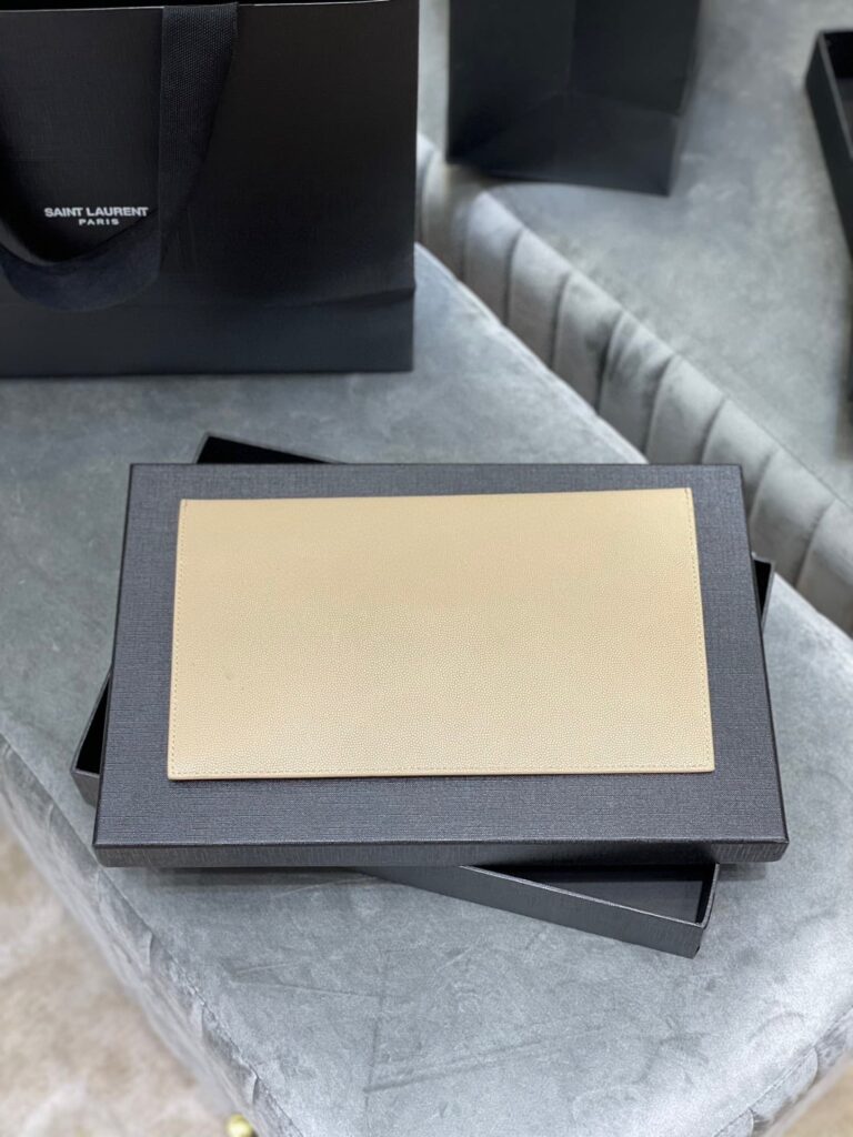 Saint Laurent Uptown Pouch In Grain De Poudre Embossed Leather Blanc Vintage 5657391Gf0J9207 - Image 3