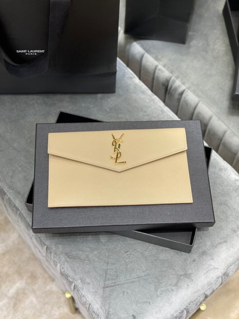 Saint Laurent Uptown Pouch In Grain De Poudre Embossed Leather Blanc Vintage 5657391Gf0J9207 - Image 5