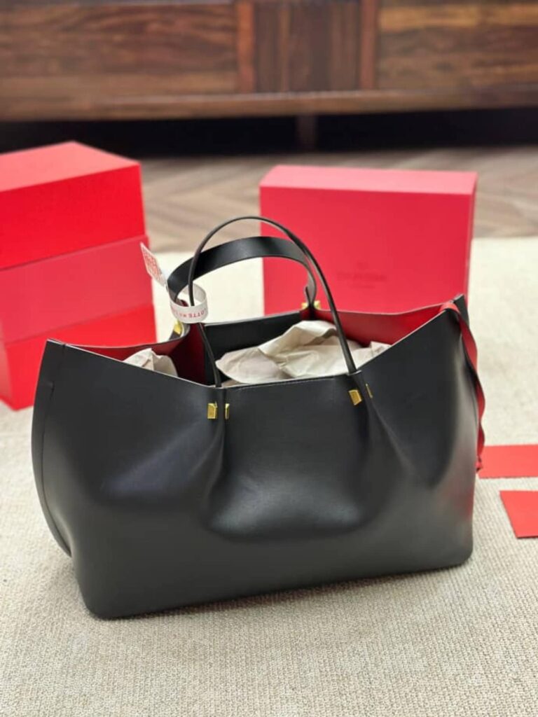 Valentino Garavani Vlogo Escape Calf Leather Tote Bag In Black 38Cm - Image 6