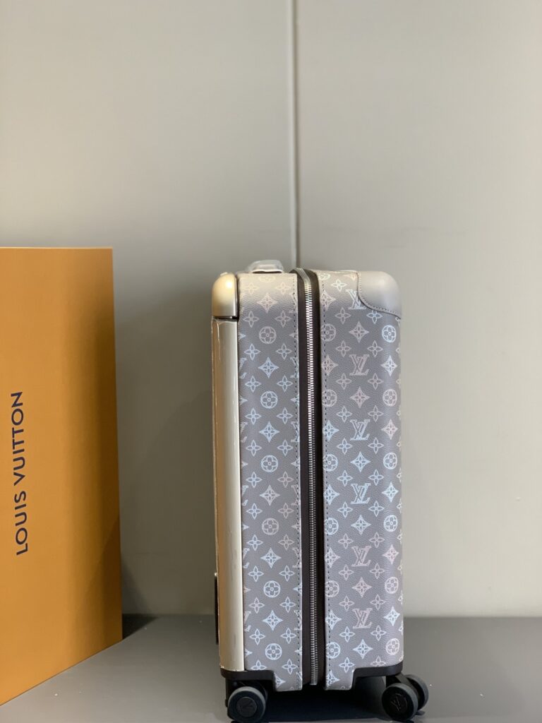 Louis Vuitton Horizon 55 Suitcase Mahina Perforated Calfskin Leather Gray 55Cm M10282 - Image 4