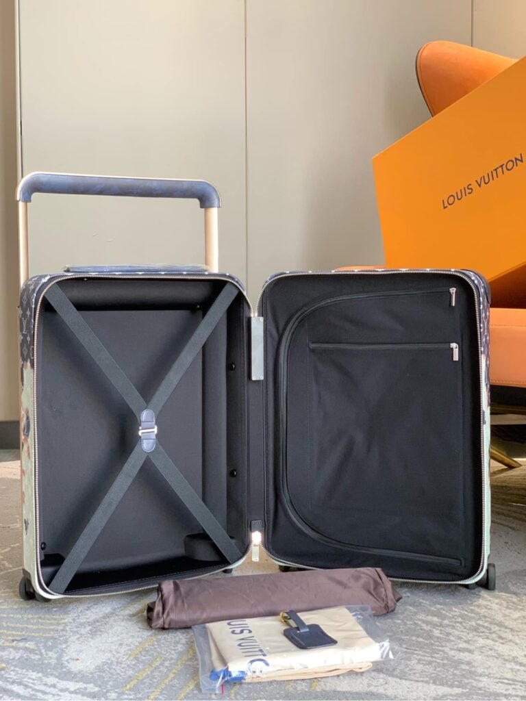 Louis Vuitton Horizon 55 Suitcase Monogram Bleach Coated Canvas Ink Blue 55Cm M10289 - Image 5