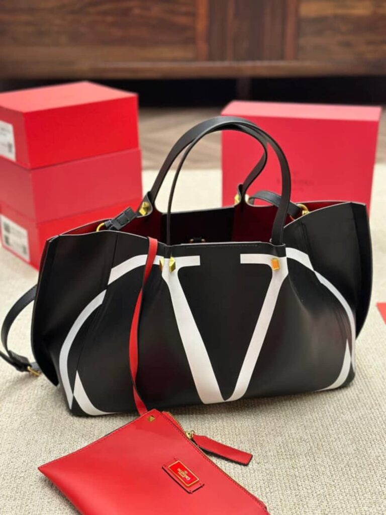 Valentino Garavani Vlogo Escape Calf Leather Tote Bag In Black 38Cm - Image 3