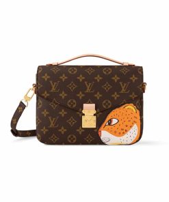 Louis Vuitton Pochette Métis Monogram Coated Canvas 25Cm M47203