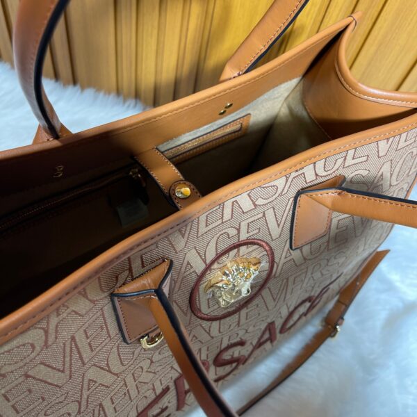 Versace Allover Large Tote Bag Brown 39Cm 1004741 1A08199 Dtu Unica 2N24V - Image 6