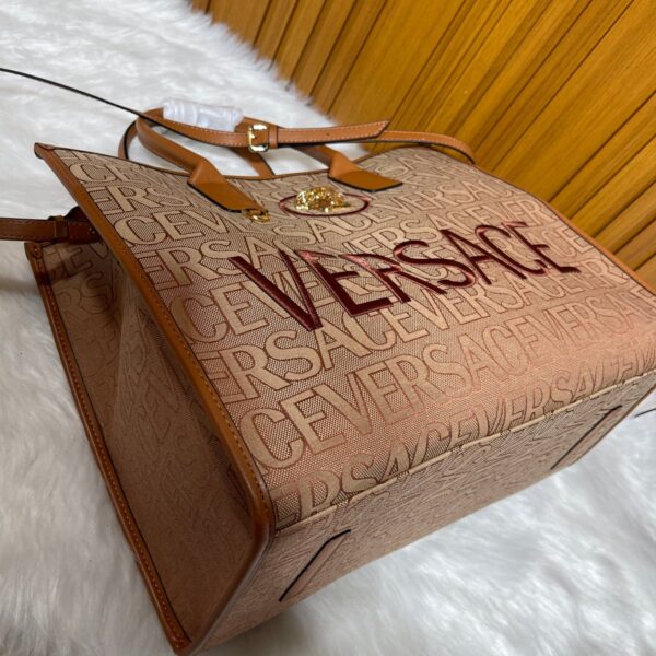 Versace Allover Large Tote Bag Brown 39Cm 1004741 1A08199 Dtu Unica 2N24V - Image 7