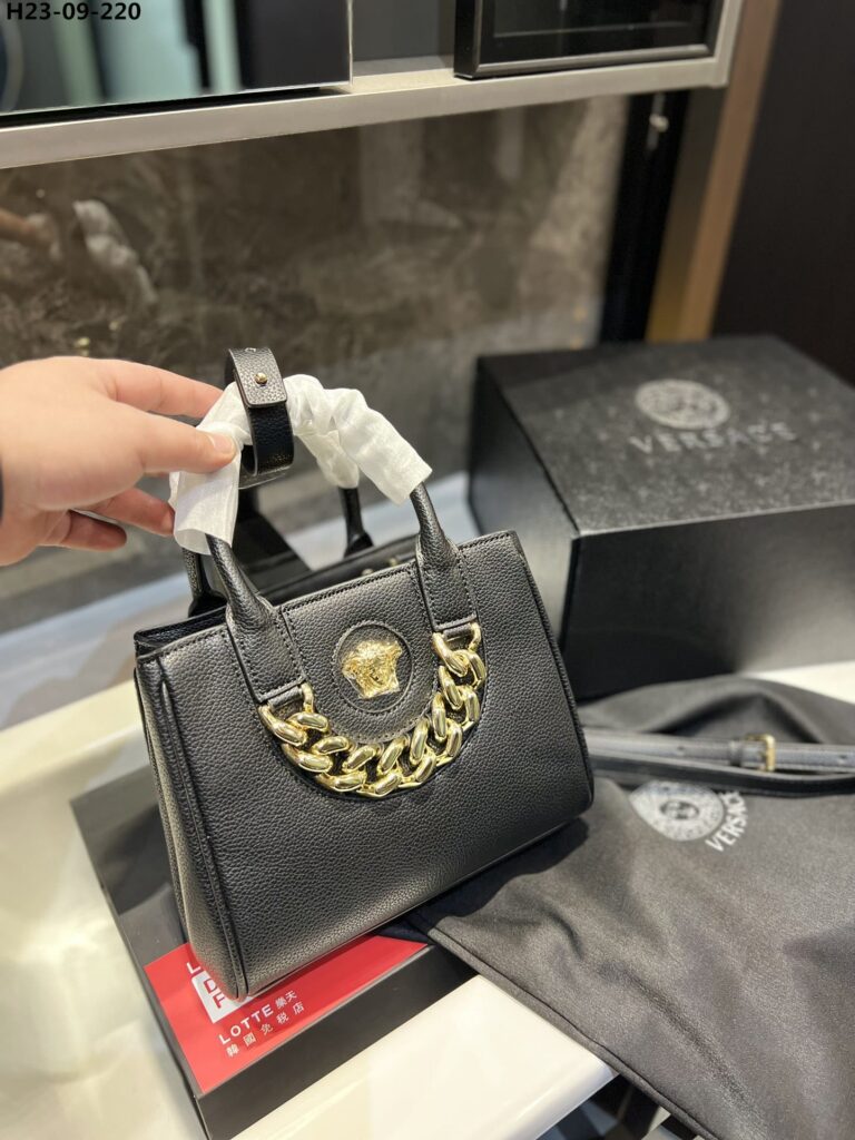 Versace La Medusa Small Chain Tote Bag Black 25Cm - Image 2