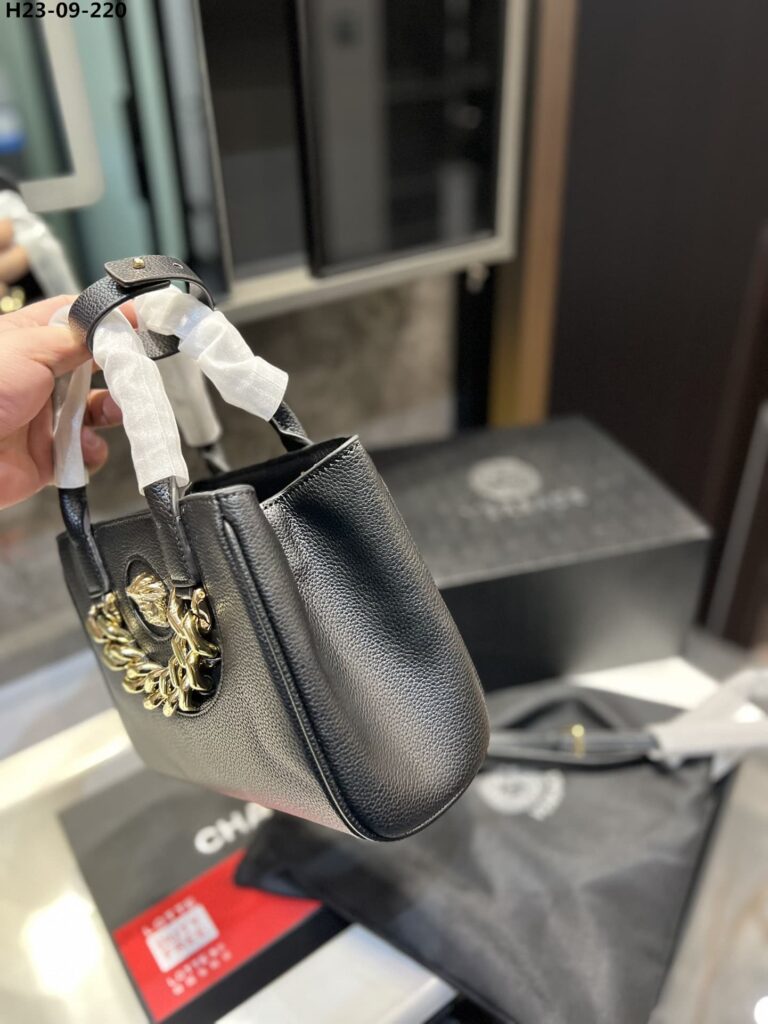 Versace La Medusa Small Chain Tote Bag Black 25Cm - Image 3