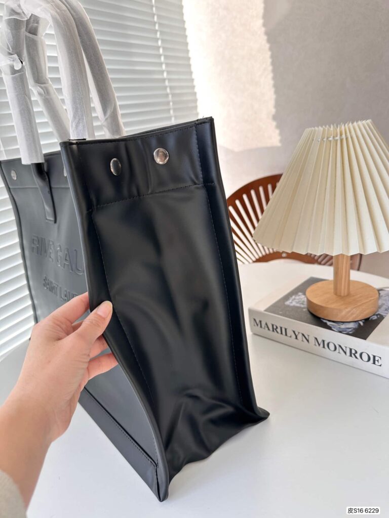 Saint Laurent Rive Gauche Large Tote Bag In Glazed Leather Black 48Cm 587273Aacp21000 - Image 3