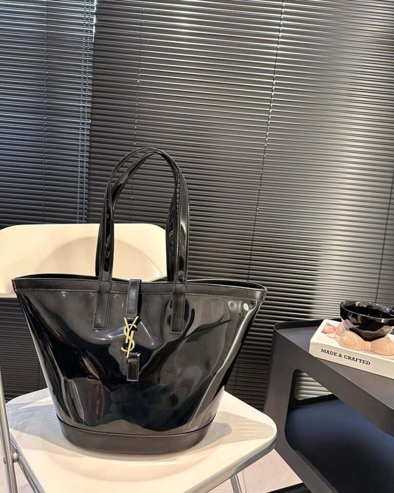 Saint Laurent Panier Medium In Vinyl And Shiny Leather Black 28Cm 773697Fac0X3055 - Image 4