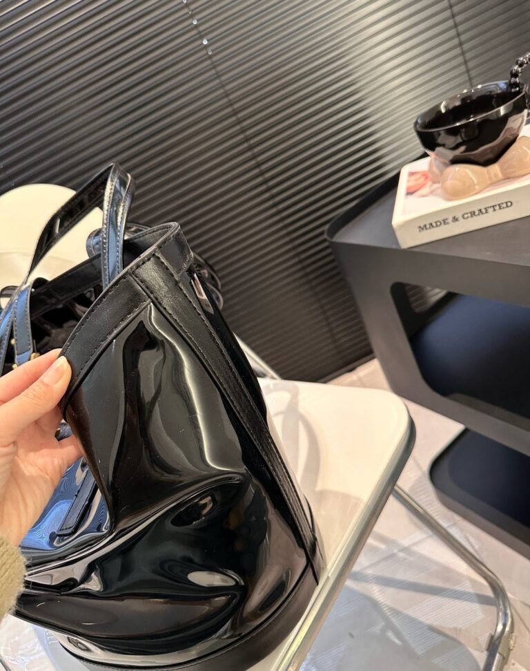 Saint Laurent Panier Medium In Vinyl And Shiny Leather Black 28Cm 773697Fac0X3055 - Image 6