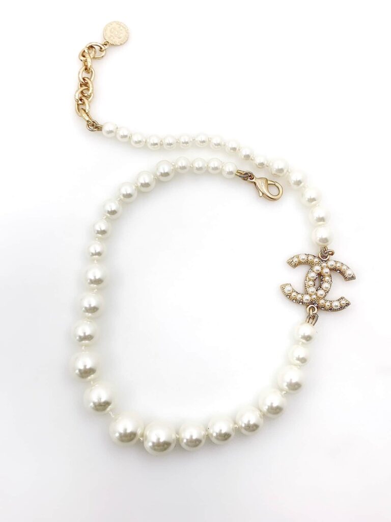 Chanel Metallic Silver Tone Coco Faux Pearl Cc Necklace - Image 2