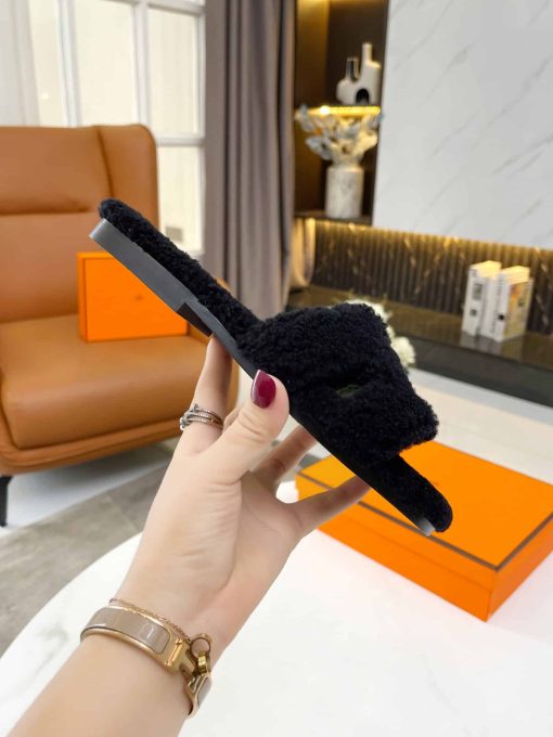 Hermes Shearling Oran Black Slipper Sandals - Image 6