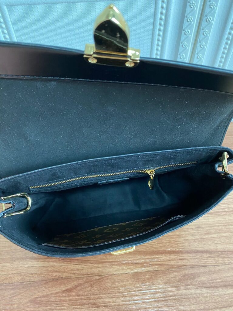 Louis Vuitton One Handle Monogram Flap Mm 25Cm - Image 4