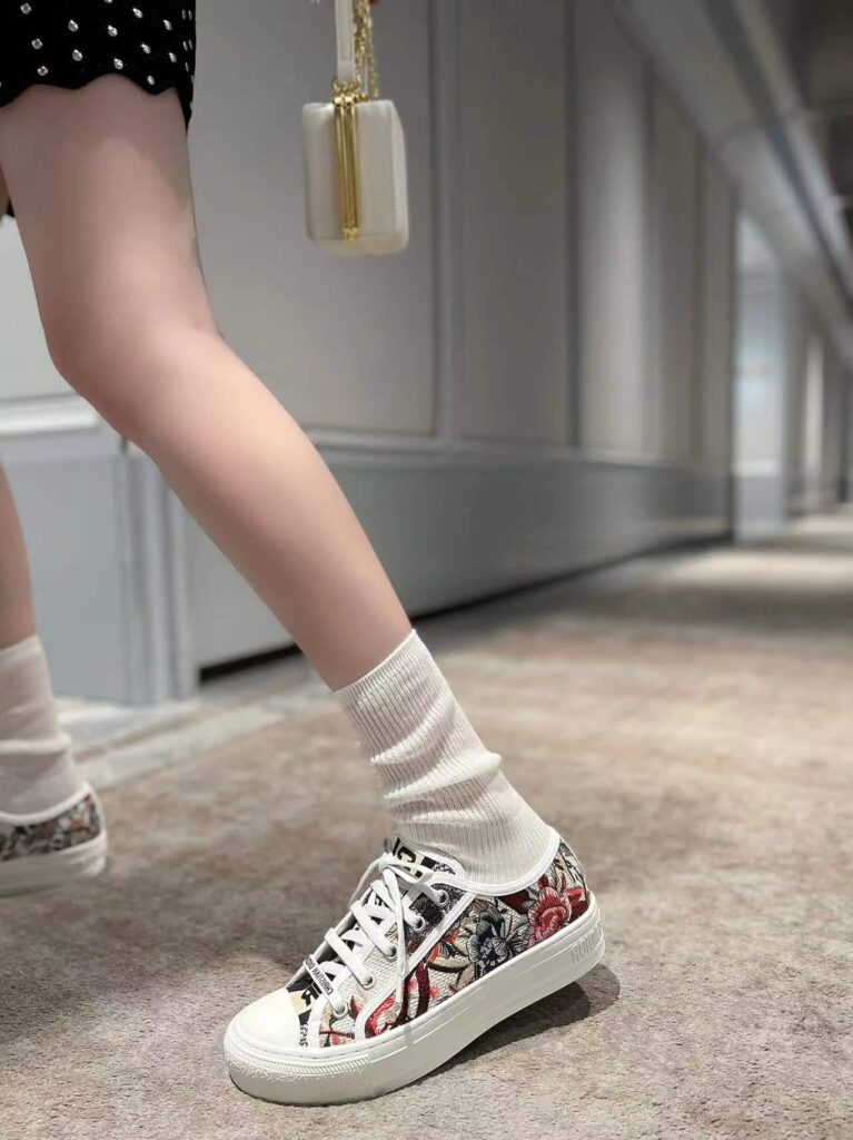 Dior Walk'N' Jardin D'Hiver Embroidered Cotton Sneaker White Multicolor  Kck211Jhrs43L - Image 4