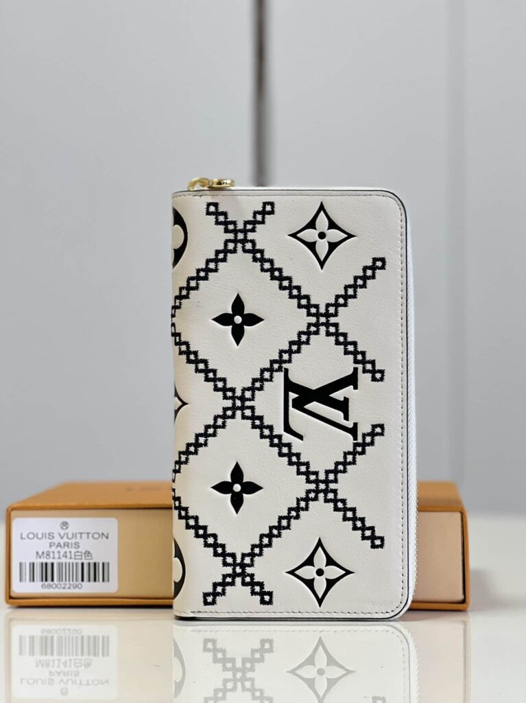 Louis Vuitton Zippy Wallet Beige M81138 - Image 9