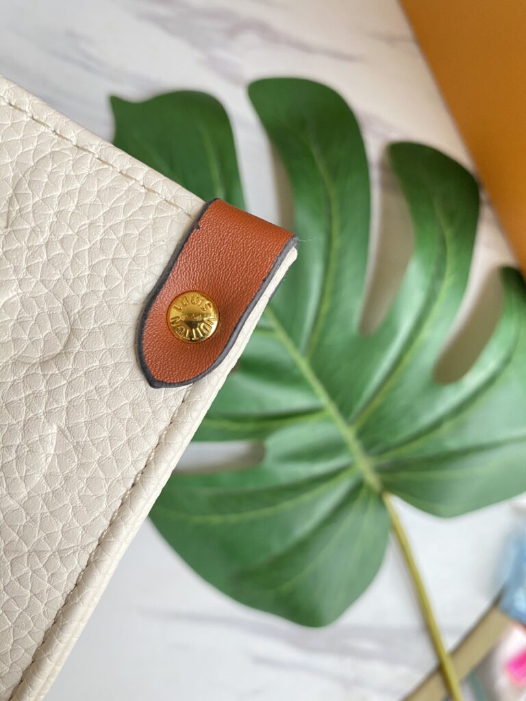 Louis Vuitton Onthego Mm White Bag 35Cm M44558 - Image 3