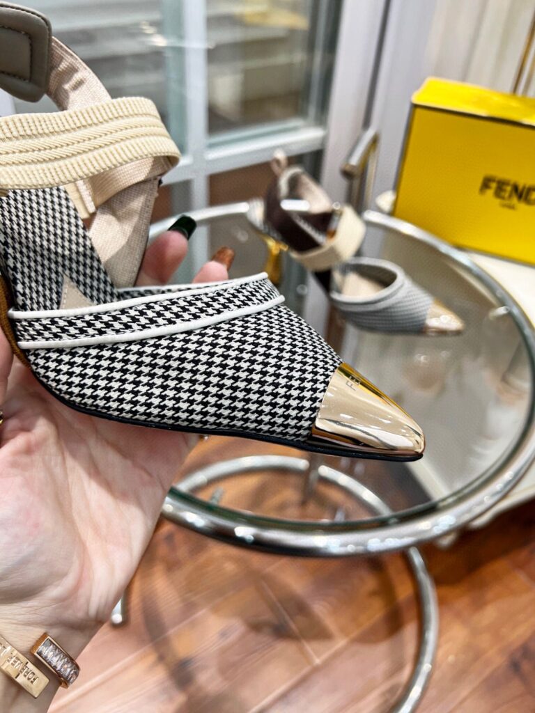 Fendi Colibri 85Mm Beaded Slingback Pumps Gold Black - Image 8