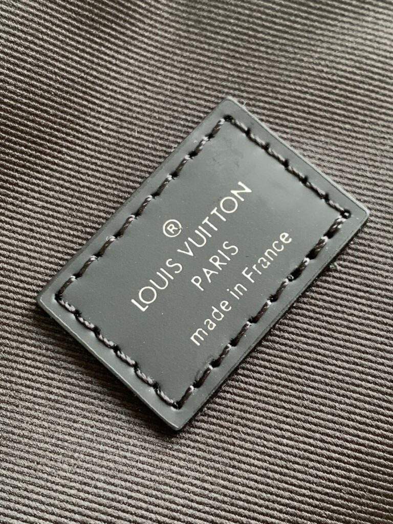 Louis Vuitton Avenue Slingbag Damier Infini Onyx Silver 31Cm N40097 - Image 5