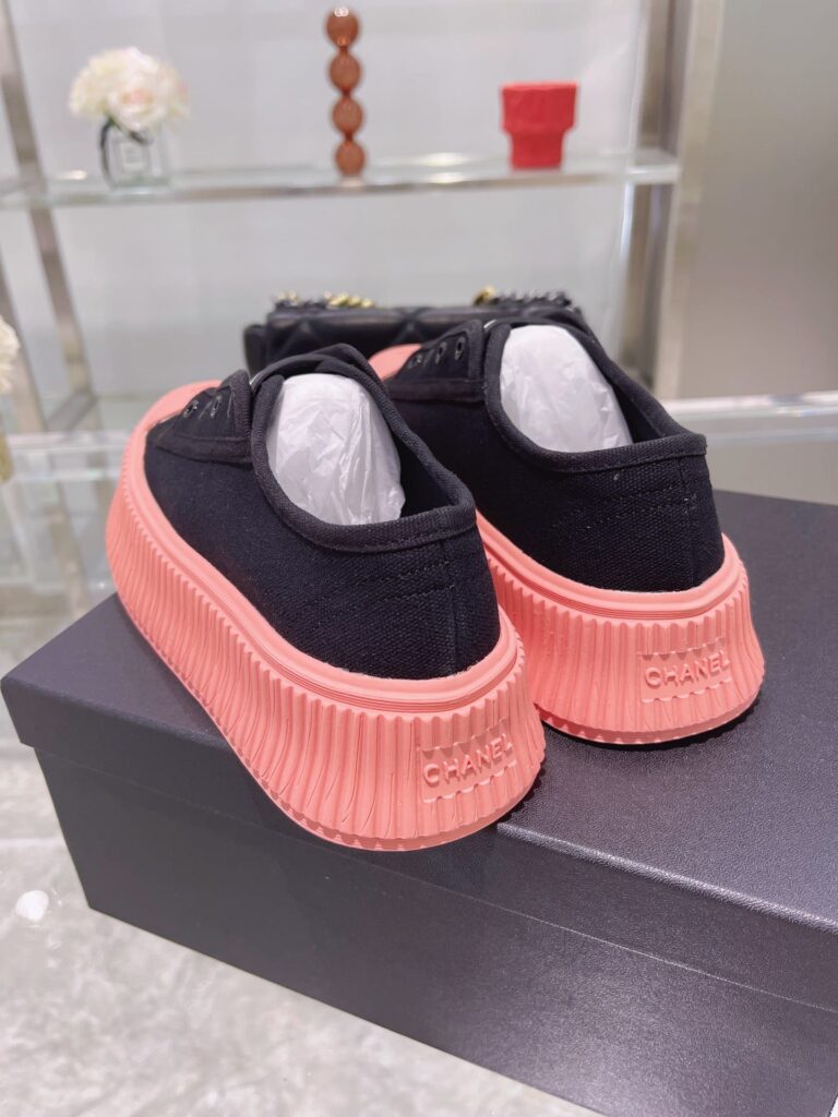 Chanel Cc Cap Toe Sneaker Black And Pink - Image 7