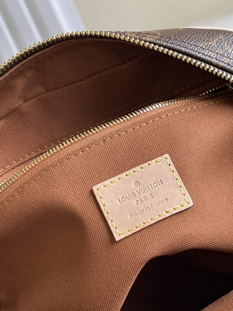 Louis Vuitton Monogram Toiletry Bag 25 M47527 - Image 6